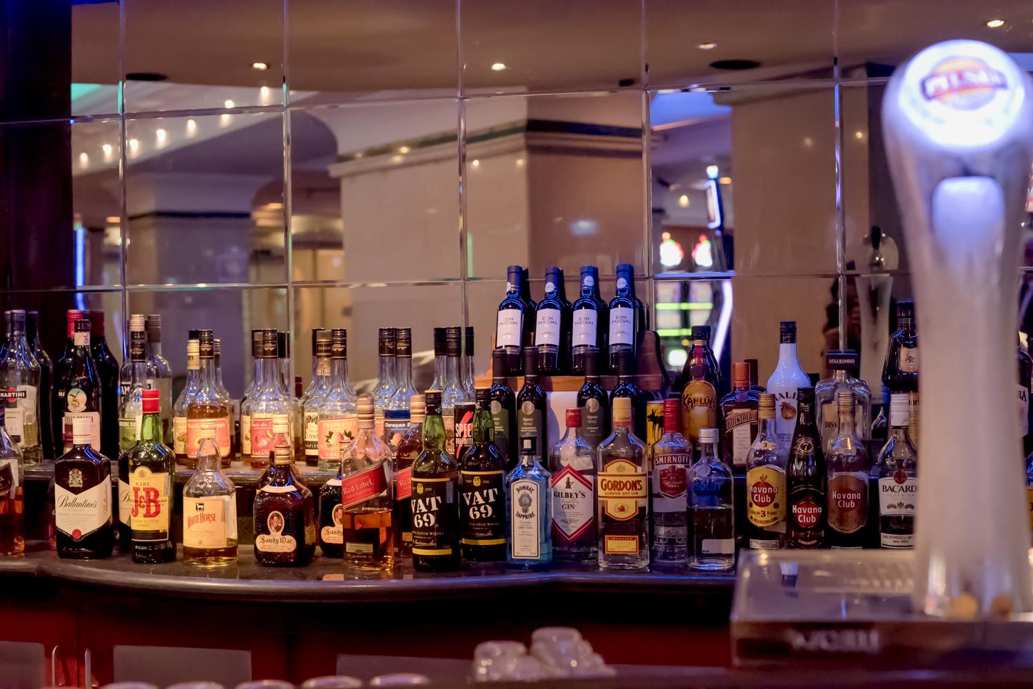Radisson Montevideo Victoria Plaza Hotel Exterior photo A selection of liqueurs