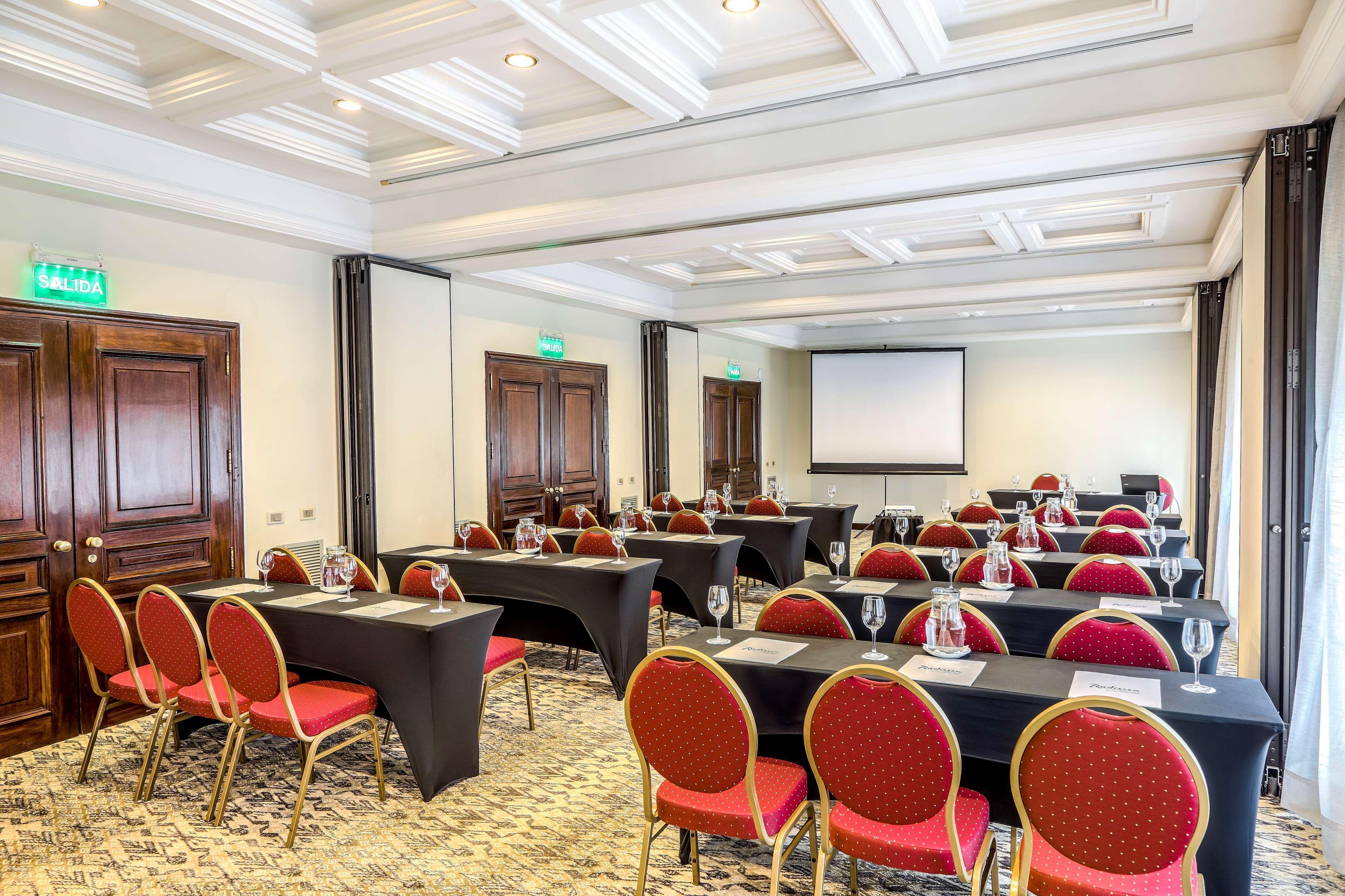 Radisson Montevideo Victoria Plaza Hotel Exterior photo Meeting room