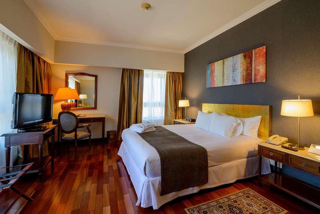 Radisson Montevideo Victoria Plaza Hotel Room photo A room at the hotel