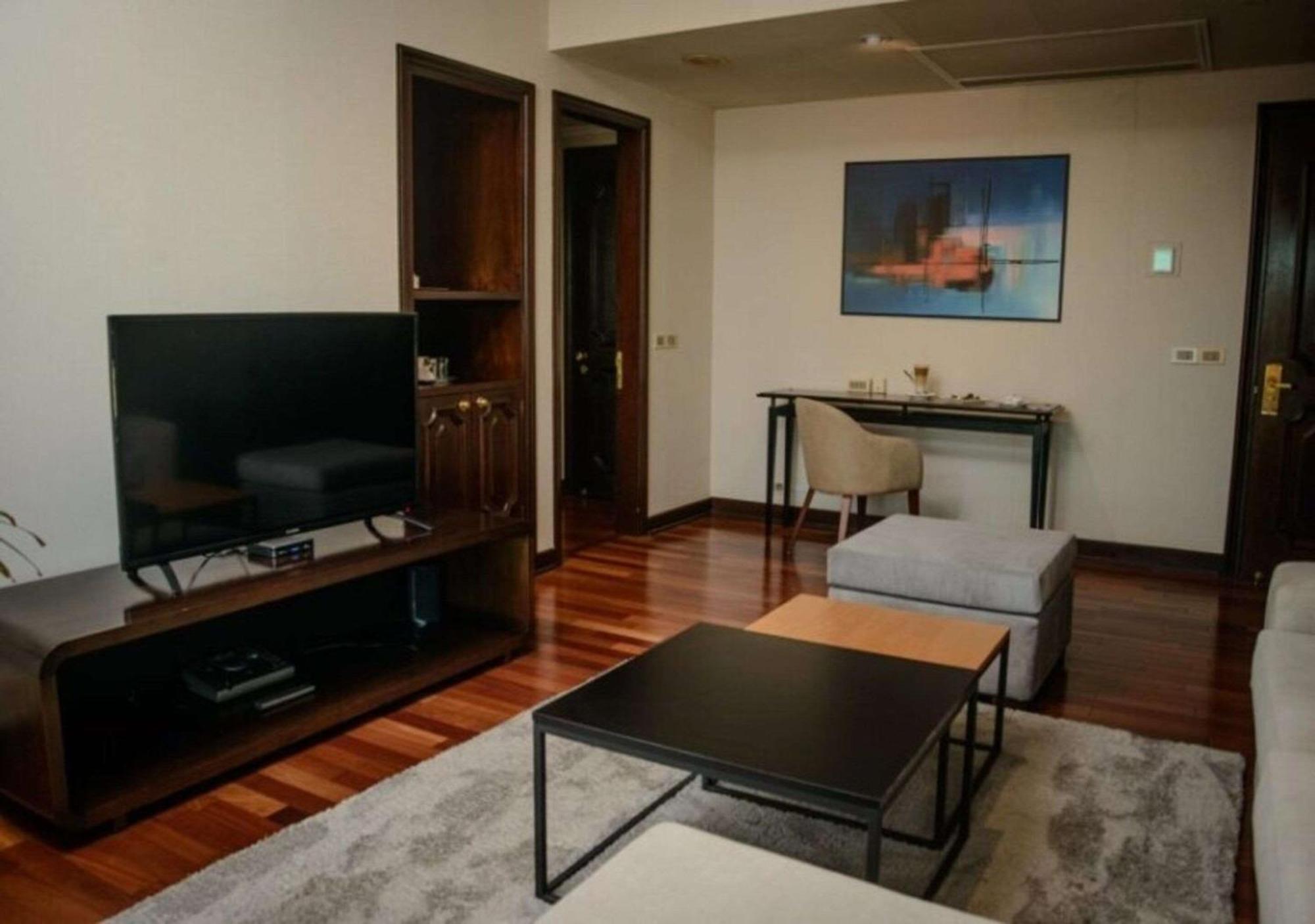 Radisson Montevideo Victoria Plaza Hotel Exterior photo A living room in a serviced apartment in Kuala Lumpur, Malaysia