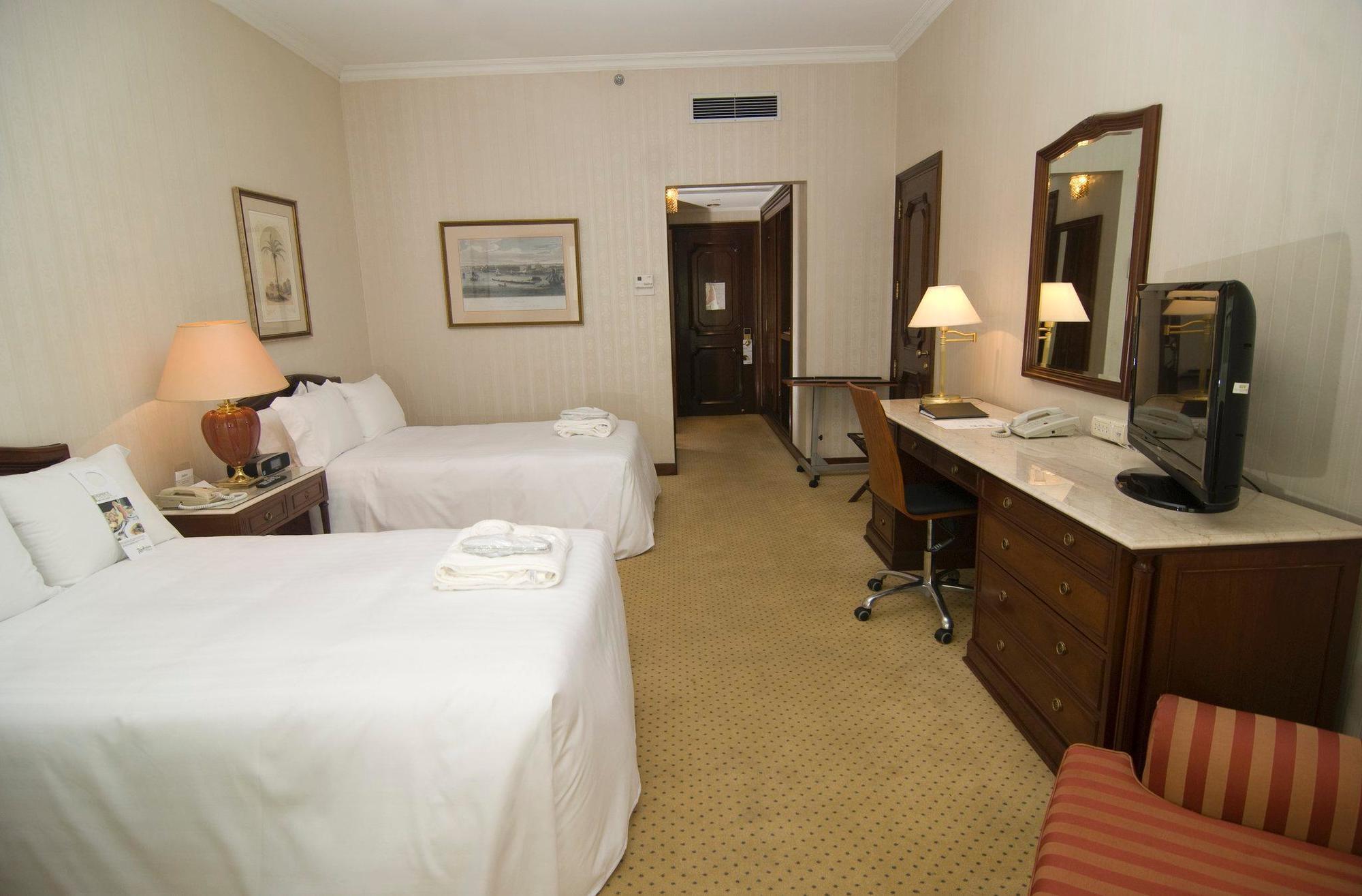 Radisson Montevideo Victoria Plaza Hotel Room photo A room at the hotel